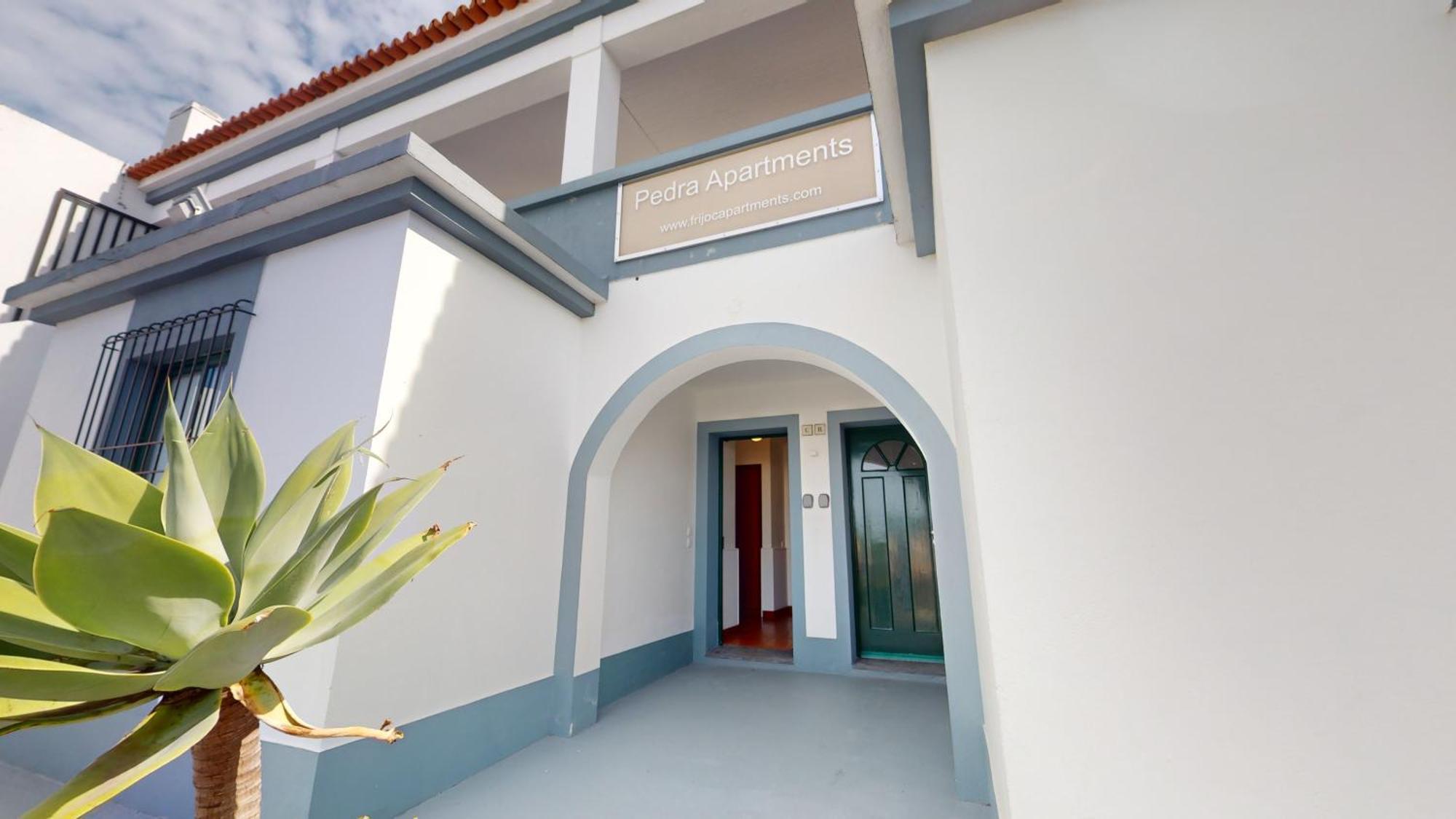 Azores Pedra Apartments - T0 E T1 Понта-Делгада Екстер'єр фото